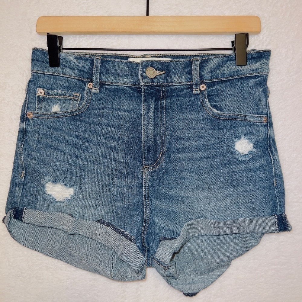 Garage Medium Wash Denim The Retro High Waist Stretch Waist Shorts size 7